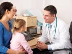 Copilului tau ii este teama sa mearga la medic? Cum procedezi?