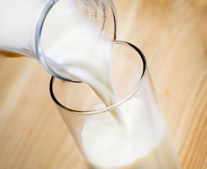 Avantaje consum lapte la copii